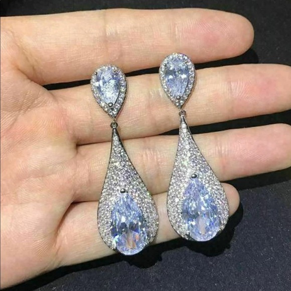 New Gorgeous 925 Silver Drop Diamond Earrings - Picture 2 of 3